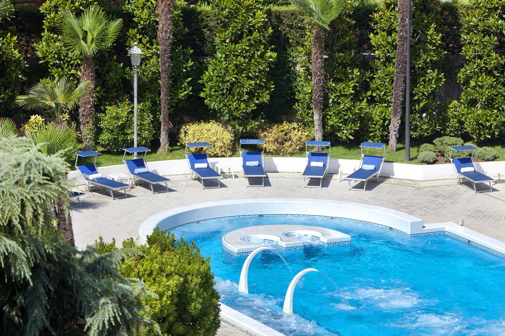 Hotel Due Torri Abano Terme Eksteriør billede